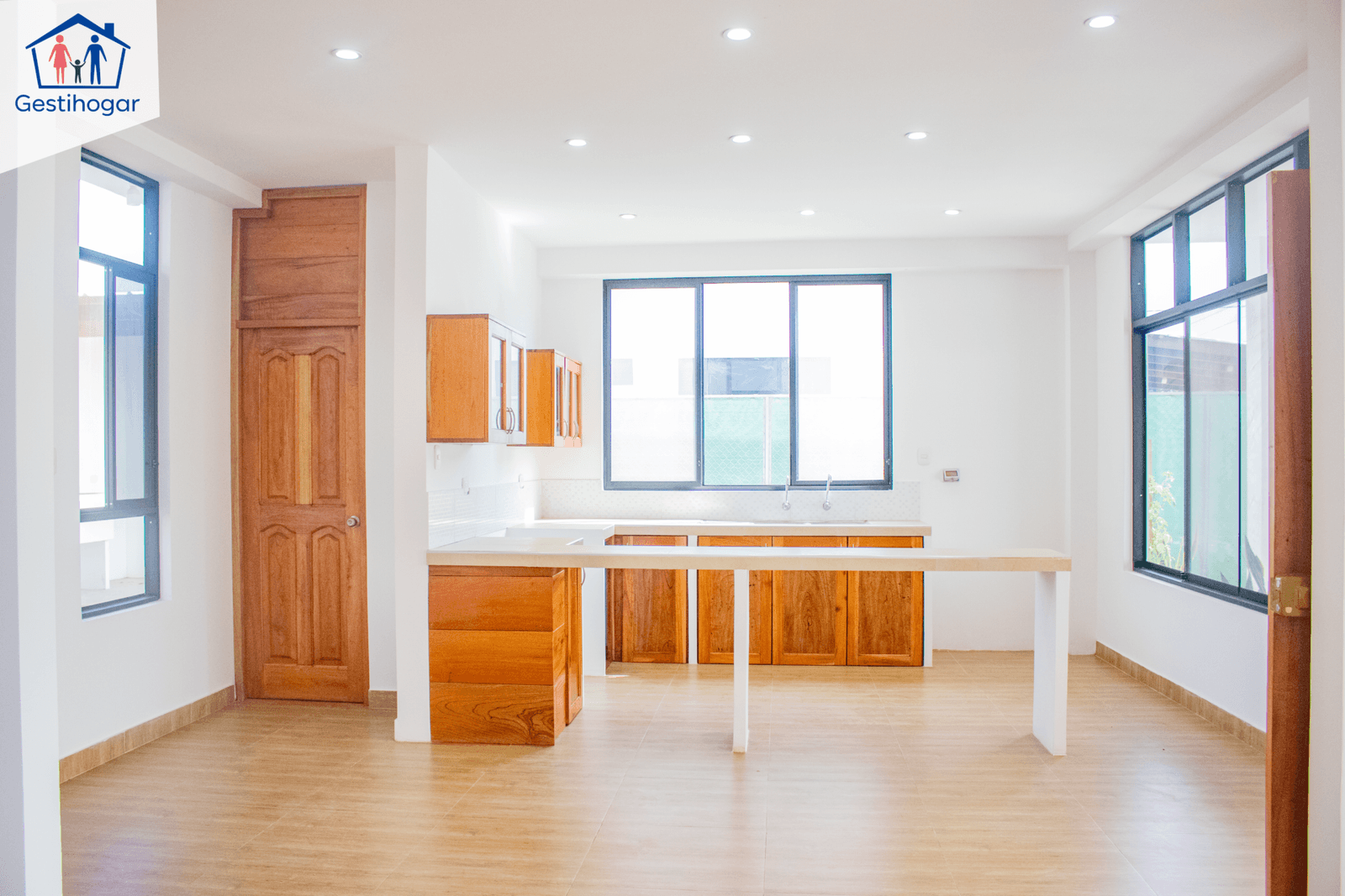 SE ALQUILA CASA DE ESTRENO